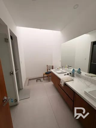 Casa en venta en San José Pinula con diseño Moderno — Casa en Venta en San José Pinula, Guatemala, Ciudad — miniatura 1 de 16