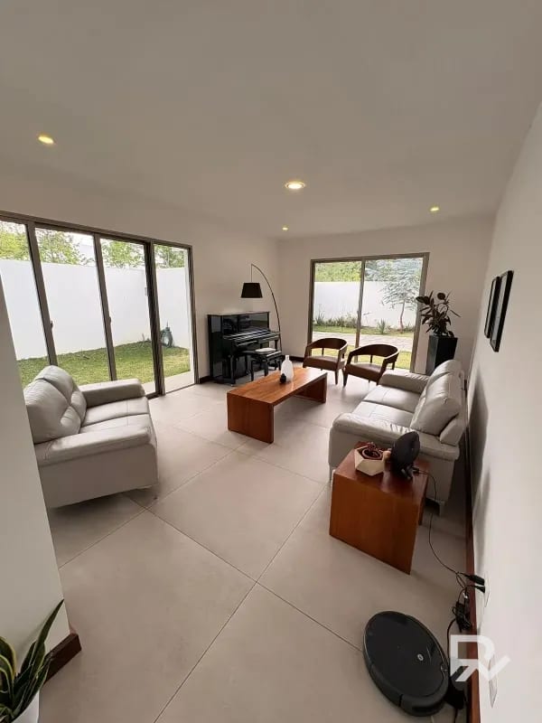 Casa en venta en San José Pinula con diseño Moderno — Casa en Venta en San José Pinula, Guatemala, Ciudad — foto 16 de 16