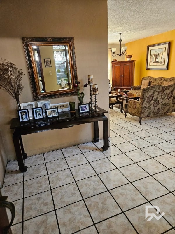 Vendo casa de 2 niveles en Colonia Lourdes zona 16 para Remodelar - 7