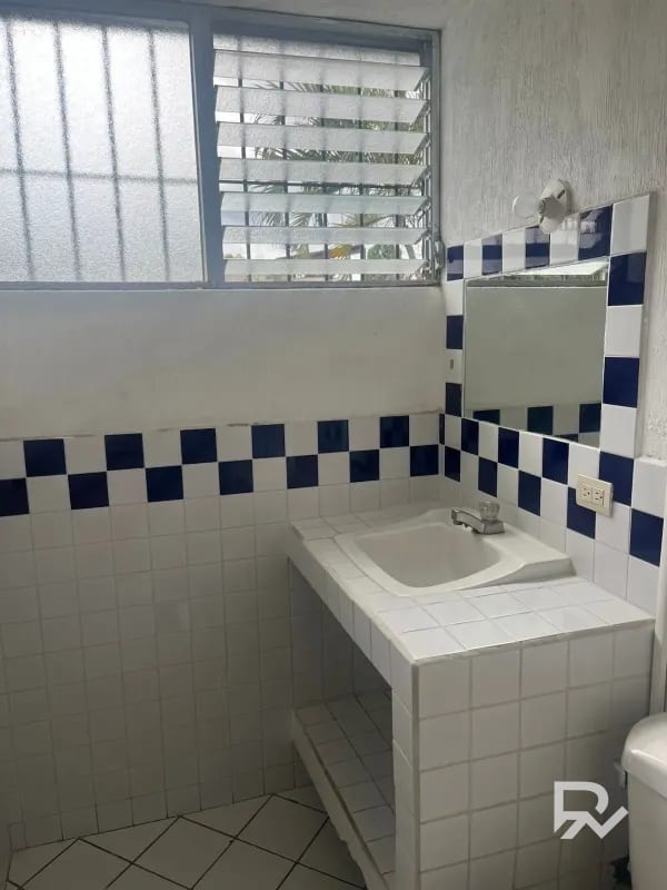 Vendo casa de 2 niveles en Colonia Lourdes zona 16 para Remodelar — Casa en Venta en Zona 16, Guatemala, Ciudad — foto 4 de 7