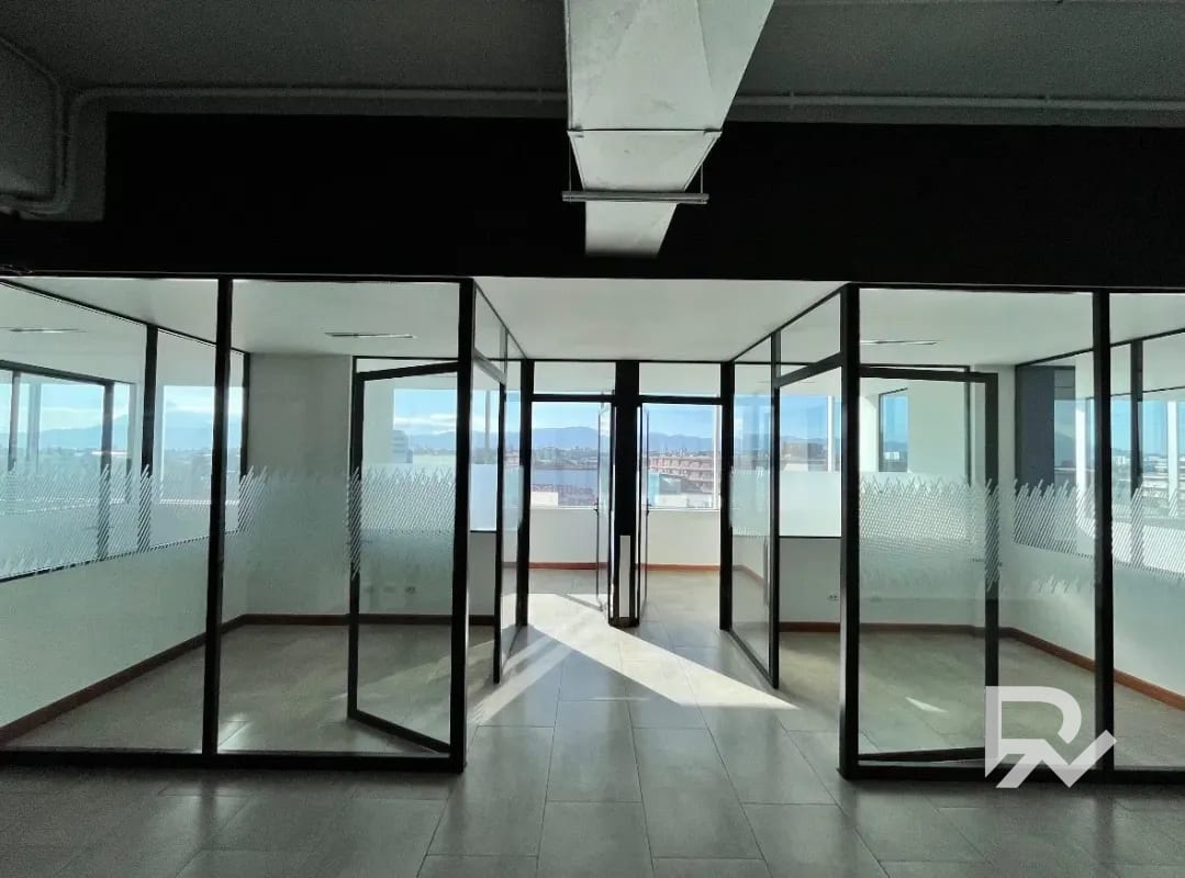 Alquiler de oficina de 524.60 mts tabicada zona 9 Reforma — Oficina en Alquiler en Zona 9, Guatemala, Ciudad — foto 7 de 8