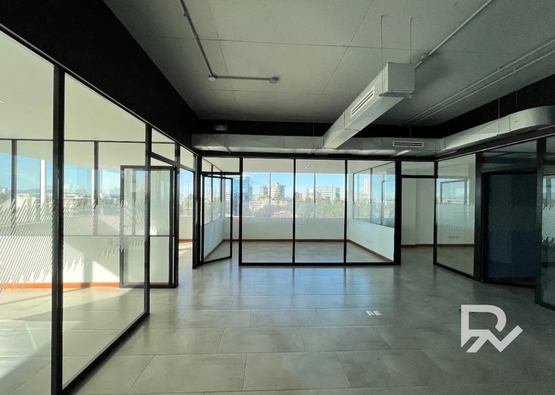 Alquiler de oficina de 524.60 mts tabicada zona 9 Reforma - 4