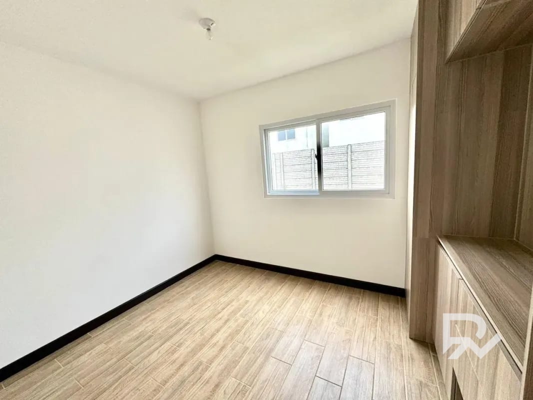Linda casa en venta para estrenar en Bosques de Santa Elena. — Casa en Venta en Carretera a El Salvador, Guatemala, Ciudad — foto 12 de 13