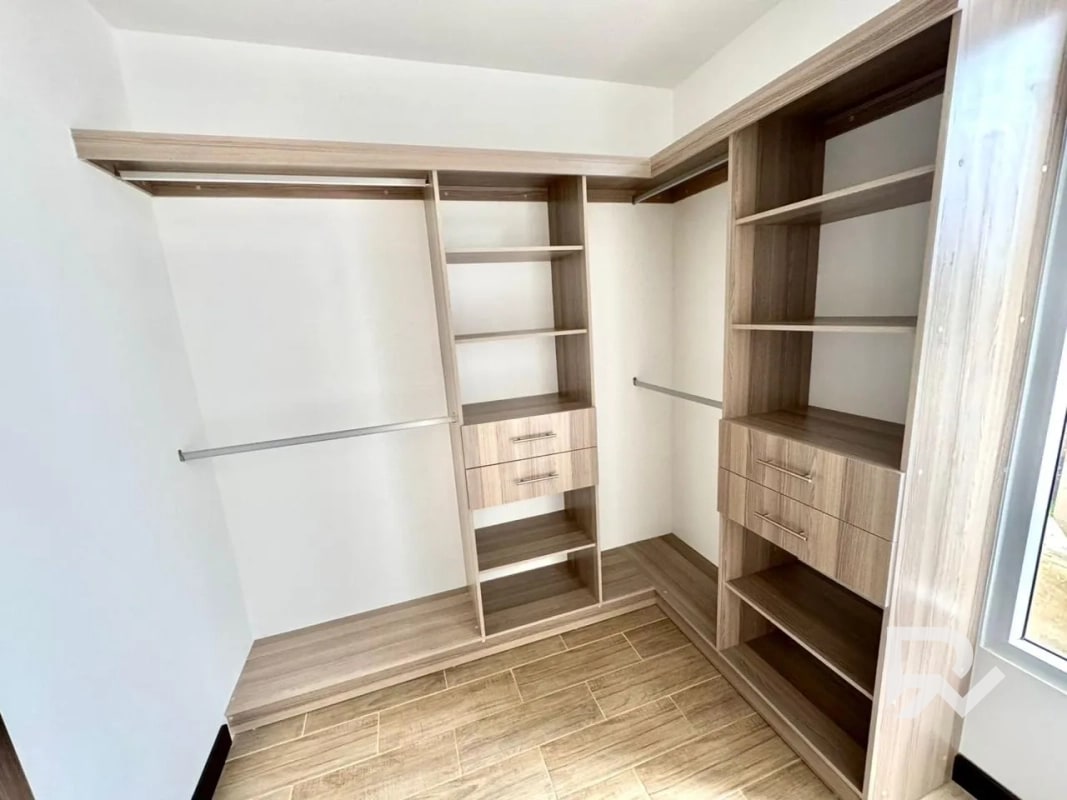 Linda casa en venta para estrenar en Bosques de Santa Elena. - 10