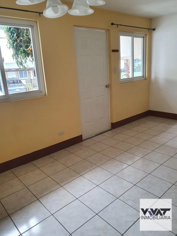 Casa en renta en Condominio Villas Calá, zona 10 de Santa Catarina Pinula - 11