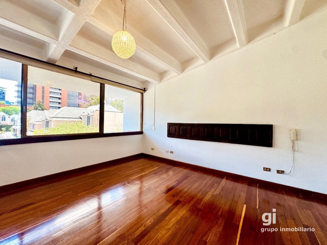 Casa en Venta en Zona 10 - Sector Céntrico y Tranquilo - 9