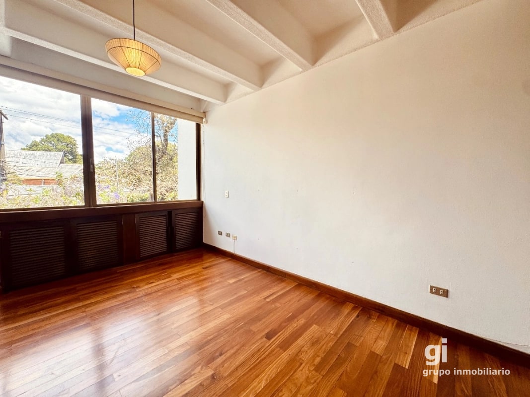 Casa en Venta en Zona 10 - Sector Céntrico y Tranquilo - 7