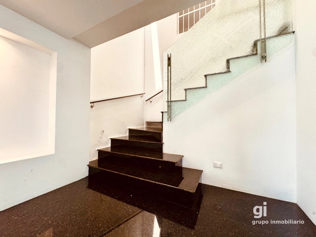 Una Propiedad que Ofrece Más por tu Inversión – Casa en Venta en Zona 15 - 3