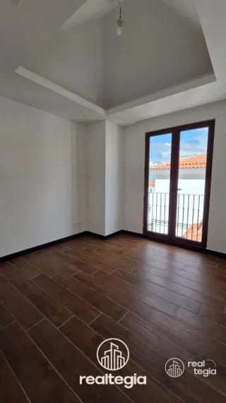 APARTAMENTO EN LIRIOS DE CAYALÁ ZONA 16 — Apartamento en Venta en Zona 16, Guatemala, Ciudad — miniatura 8 de 13