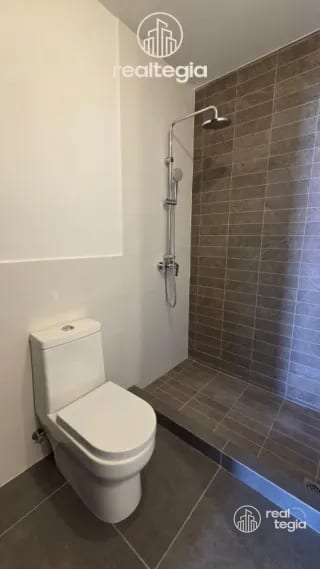 APARTAMENTO EN LIRIOS DE CAYALÁ ZONA 16 — Apartamento en Venta en Zona 16, Guatemala, Ciudad — miniatura 2 de 13