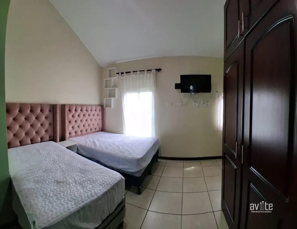 Condado Naranjo, casa totalmente equipada, dentro de Alameda Norte Q13,500 — Casa en Alquiler en Condado Naranjo, Zona 4 Mixco, Guatemala, Ciudad — foto 8 de 11