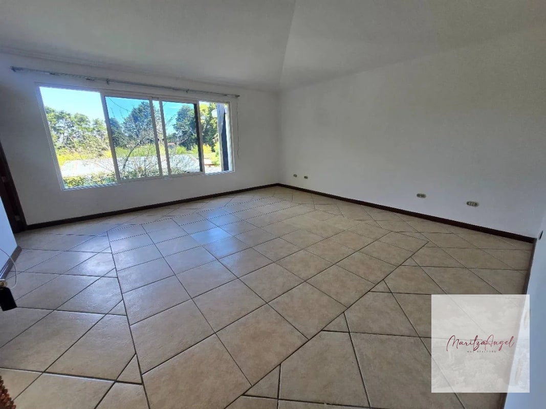 CASA EN VENTA RESIDENCIAL SAN ANTONIO. CARRETERA A EL SALVADOR - 13