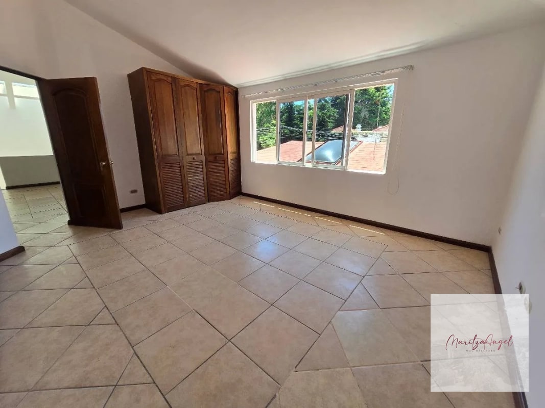CASA EN VENTA RESIDENCIAL SAN ANTONIO.  CARRETERA A EL SALVADOR - 9