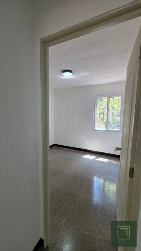 Apartamento con jardin en venta zona 21 - 4