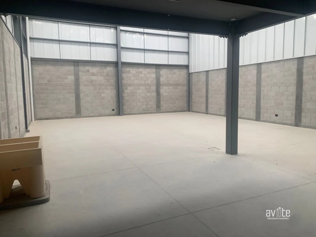 Bodega en alquiler, Empresarial Villa Canales $2,675.00 IVA y manto incluido - 5
