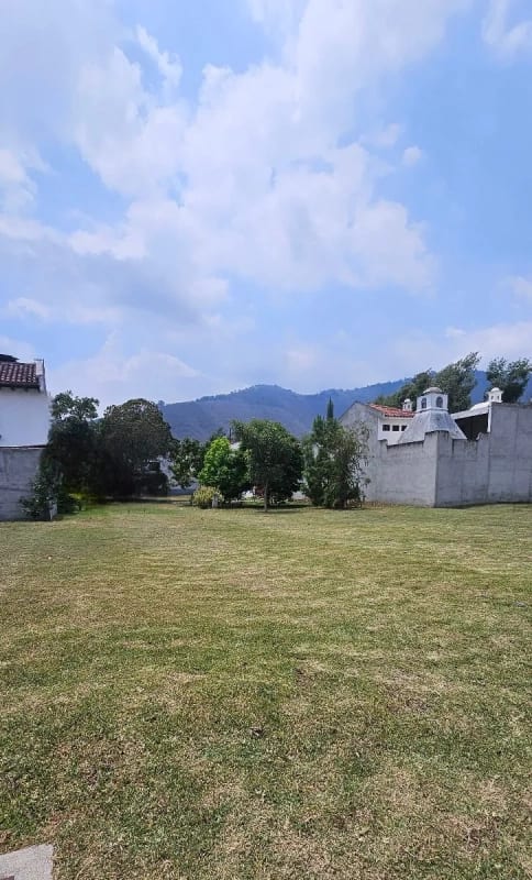 VENTA TERRENO EN CONDOMINIO CERCA DE PANORAMA Y SAN BARTOLO, ANTIGUA — Terreno en Venta en Antigua, Sacatepéquez — foto 2 de 3