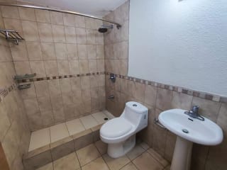 Se vende casa en San Remo, a la par de SanKris Mall, Ciudad San Cristóbal — Casa en Venta en Zona 8 Mixco, Guatemala, Ciudad — miniatura 13 de 17
