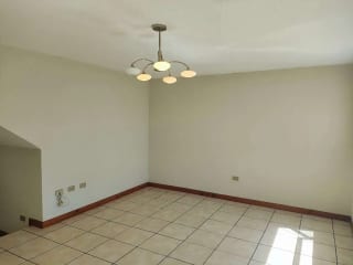 Se vende casa en San Remo, a la par de SanKris Mall, Ciudad San Cristóbal — Casa en Venta en Zona 8 Mixco, Guatemala, Ciudad — miniatura 11 de 17