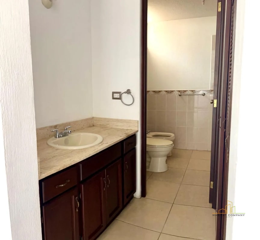 Ganga Casa en Venta en Villas de Santa Mónica Km 16.5 CAES Fraijanes – Amplia, con Jardín y Chimenea (Precio Rebajado) - 4