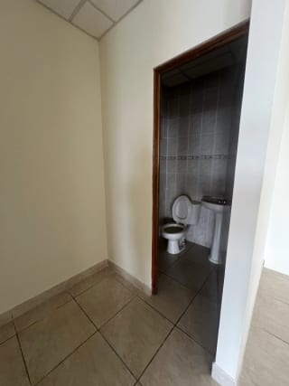 CONDESA II / OFICINA EN RENTA EN ZONA 13 — Oficina en Alquiler en Zona 13, Guatemala, Ciudad — miniatura 2 de 7