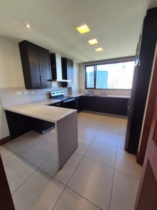 Apartamento en Renta - Casa Margarita - Zona 10 — Apartamento en Alquiler en Zona 10, Guatemala, Ciudad — miniatura 1 de 16
