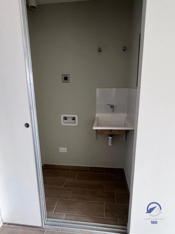 Apartamento en renta o venta en Andares Doce, Avenida Petapa, zona 12 - 8