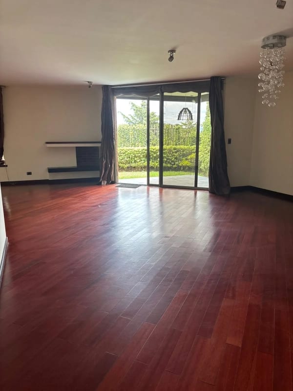 Casa en Alquiler zona 10/D — Casa en Alquiler en Zona 10, Guatemala, Ciudad — foto 4 de 11
