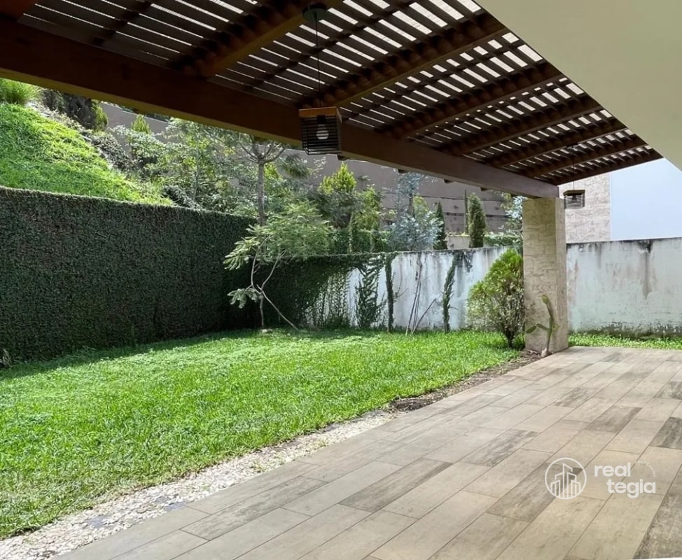 CASA EN LOMAS DE SAN ISIDRO ZONA 16 - 2
