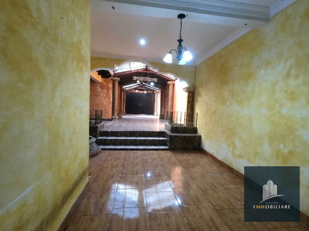 Casa colonial en Venta en Santa Lucía Milpas Altas - 1
