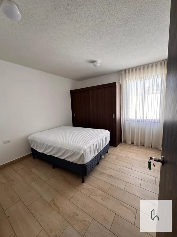 CASA EN VENTA EN ZONA 16 - 4