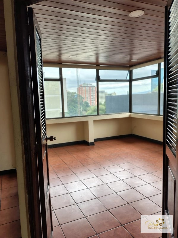 RENTA DE OFICINA, EN EDIFICIO REFORMA MONTUFAR ZONA 10. - 6