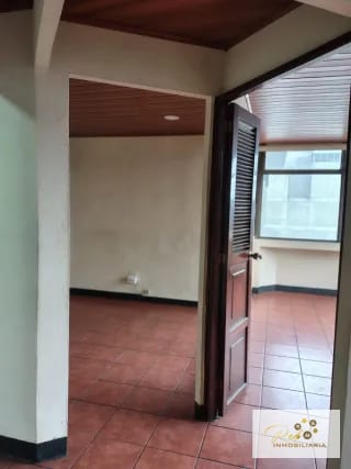 RENTA DE OFICINA, EN EDIFICIO REFORMA MONTUFAR ZONA 10. — Oficina en Alquiler en Zona 10, Guatemala, Ciudad — miniatura 3 de 7