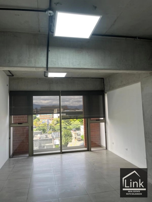 RENTA DE OFICINA ZONA 9 HUB - 6