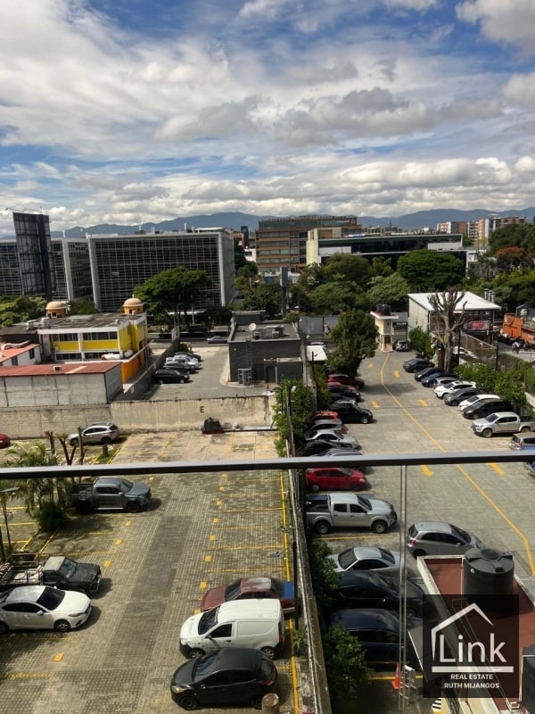 RENTA DE OFICINA ZONA 9 HUB - 3