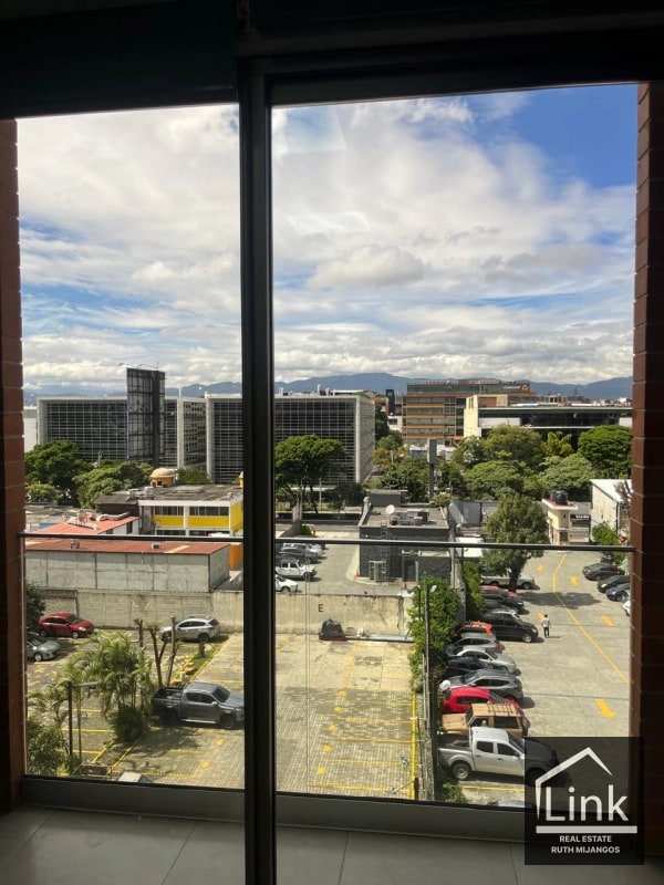 RENTA DE OFICINA ZONA 9 HUB - 2