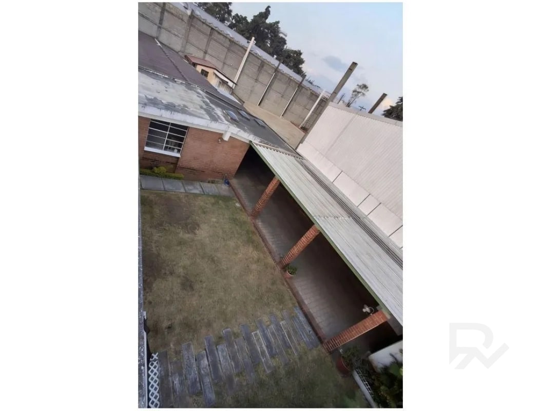 Oportunidad única para desarrollo en Zona 12 – Sector La Colina 21 X 41.60 (BODEGA) - 8