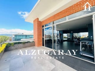 APTO. AMPLIO C/ BALCÓN, Z.10 3 HAB. / EDIFICIO SANTA SOFIA — Apartamento en Alquiler en Zona 10, Guatemala, Ciudad — miniatura 4 de 15