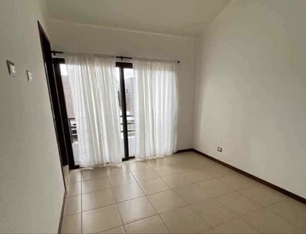 PRADOS DEL CARMEN / CASA EN VENTA DE 4 HABITACIONES — Casa en Venta en Boca del Monte, Guatemala, Ciudad — foto 4 de 11