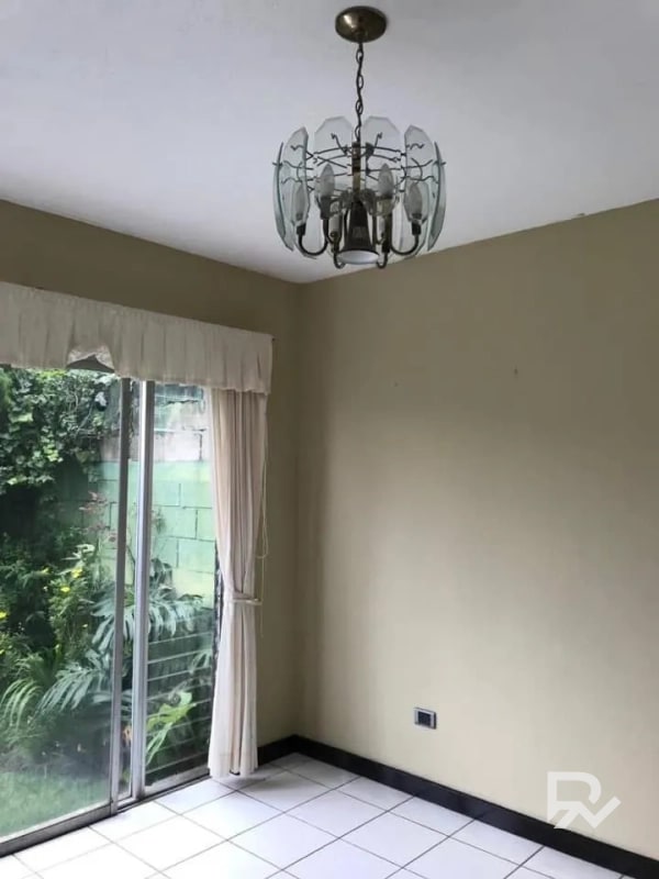 ·En Exclusiva· Casa en venta en Santa Amelia 2, zona 16 - 2