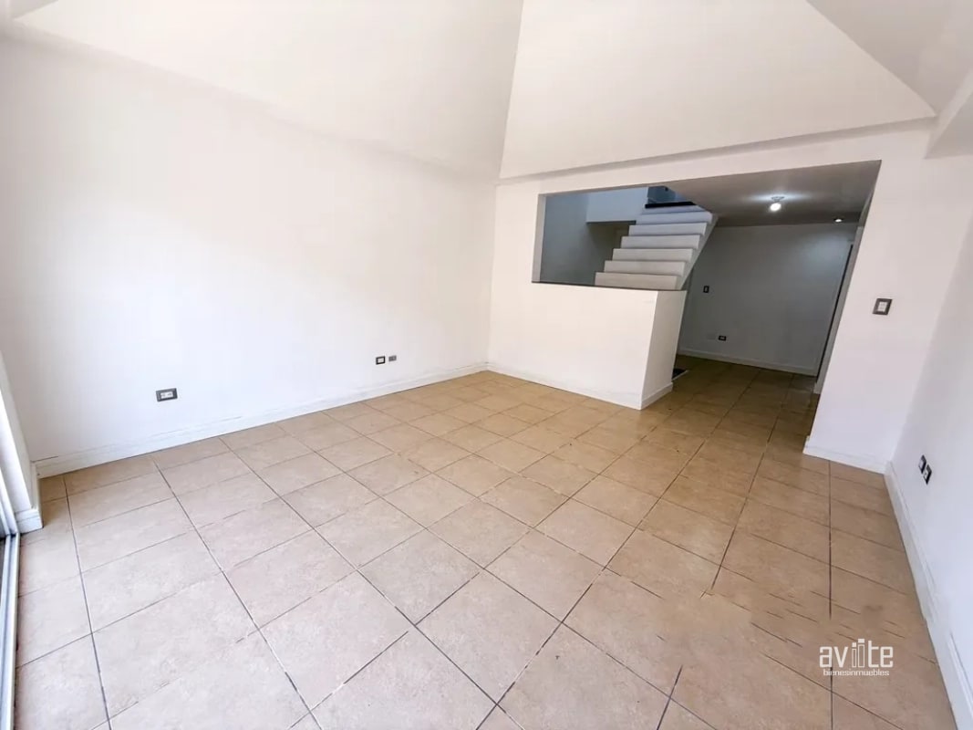 Casa dentro de Condominio, cerca de Cayala y URL   Q3,700,000 más impuestos - 8