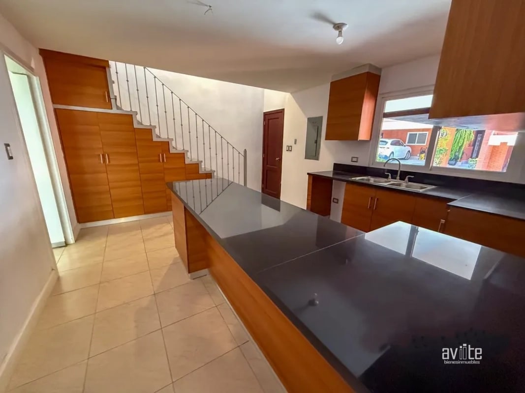 Casa dentro de Condominio, cerca de Cayala y URL Q3,700,000 más impuestos - 12