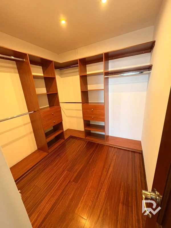 Venta de Apartamento en Edificio Torre del Valle zona 10 cerca de CC La Estación - 13
