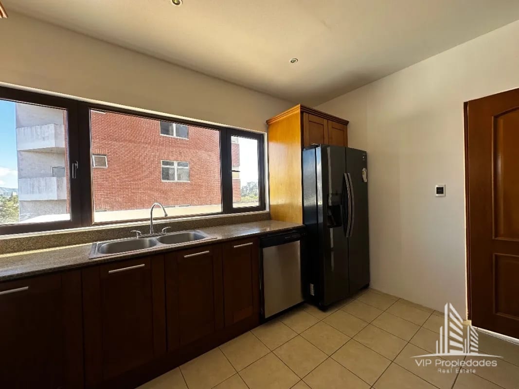 Apartamento en venta, El Robledal, Z.15 — Apartamento en Venta en El Robledal, Zona 15, Guatemala, Ciudad — foto 1 de 10