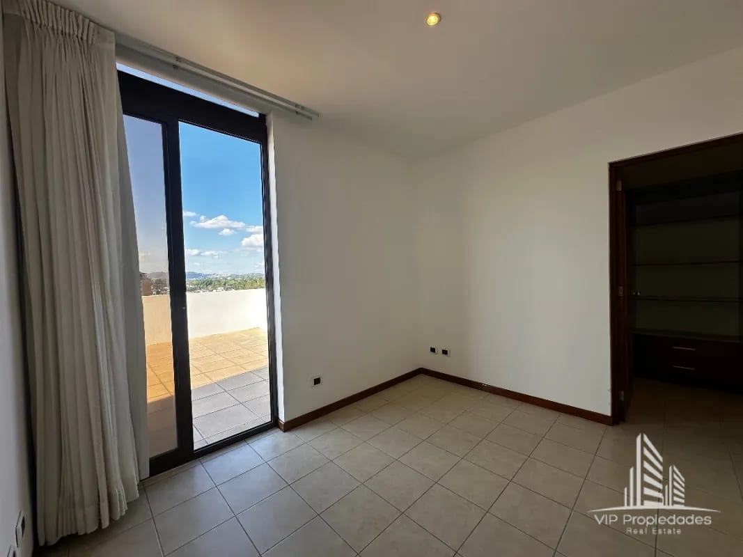 Apartamento en venta, El Robledal, Z.15 — Apartamento en Venta en El Robledal, Zona 15, Guatemala, Ciudad — foto 8 de 10