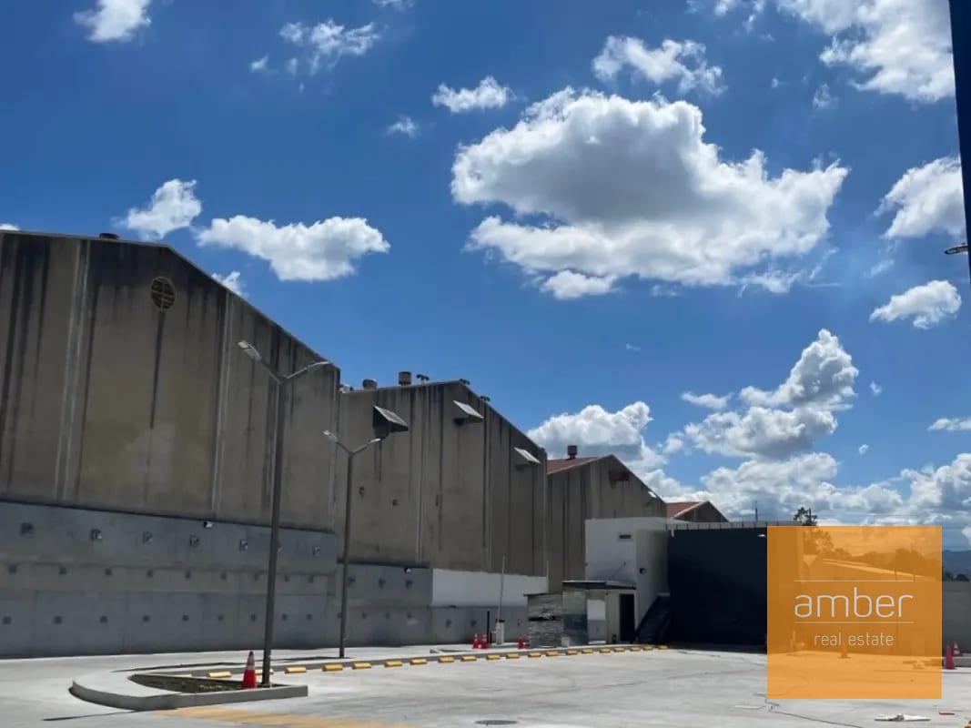 Bodega en Diatzul, Calzada Atanasio Tzul, zona 12 — Bodega / Ofibodega en Alquiler en Zona 12, Guatemala, Ciudad — foto 2 de 4