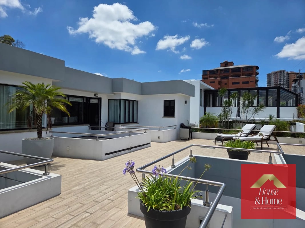 Casa en venta zona 15  con piscina - 2