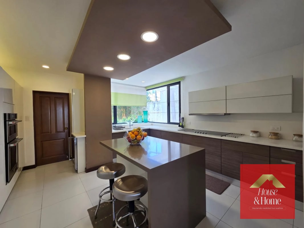 Casa en venta zona 15  con piscina - 10