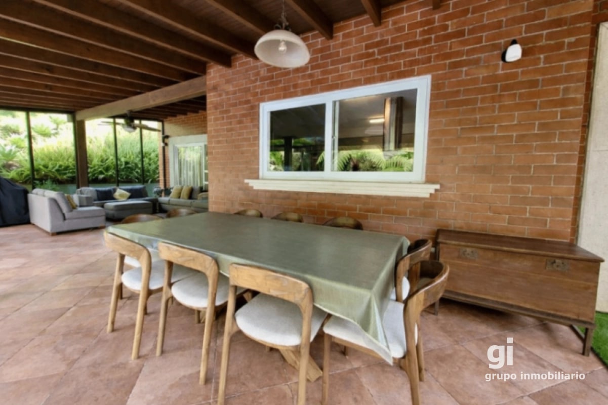 Casa con piscina en venta en Fraijanes - 11