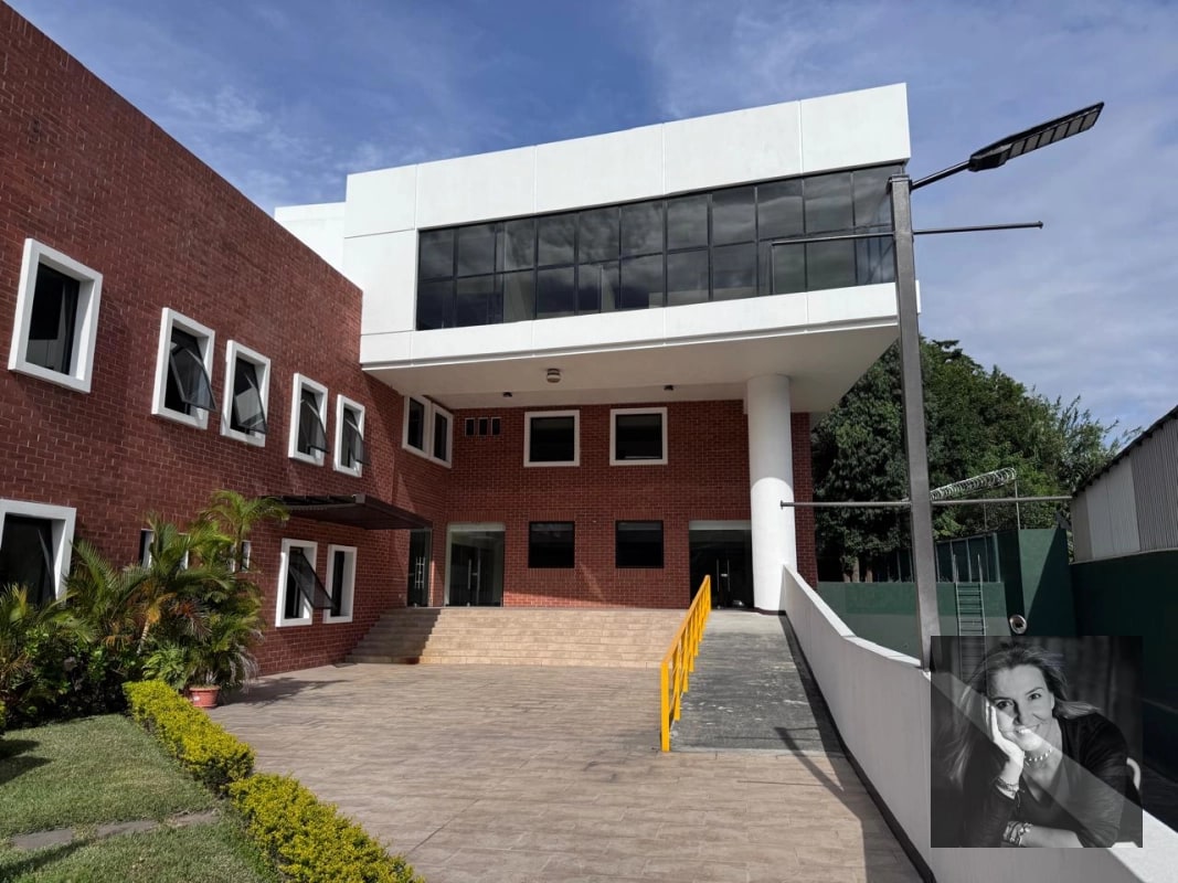 EDIFICIO EN RENTA, ZONA 10 - 1