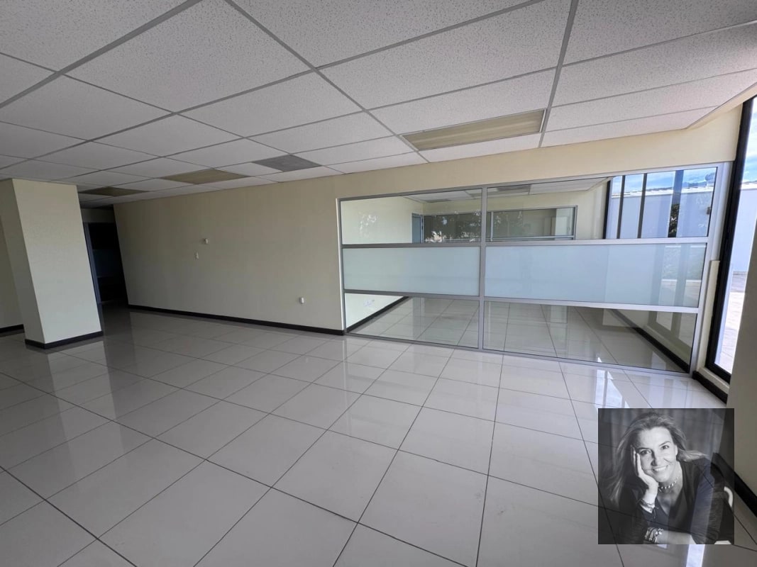 EDIFICIO EN RENTA, ZONA 10 - 9